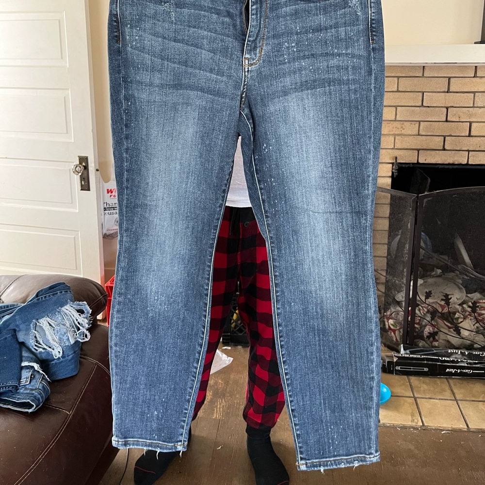 Judy Blue boyfriend fit jeans. Excellent condition.